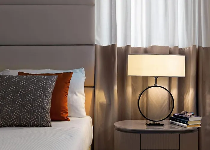 奥拉齐奥皇宫酒店 酒店