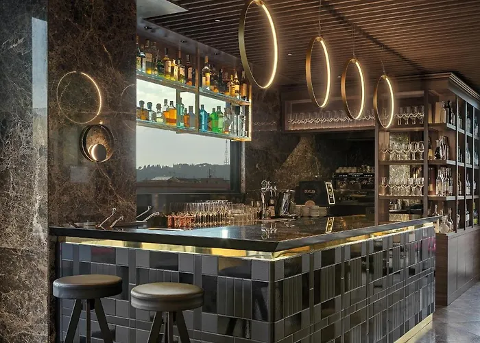 奥拉齐奥皇宫酒店 4*